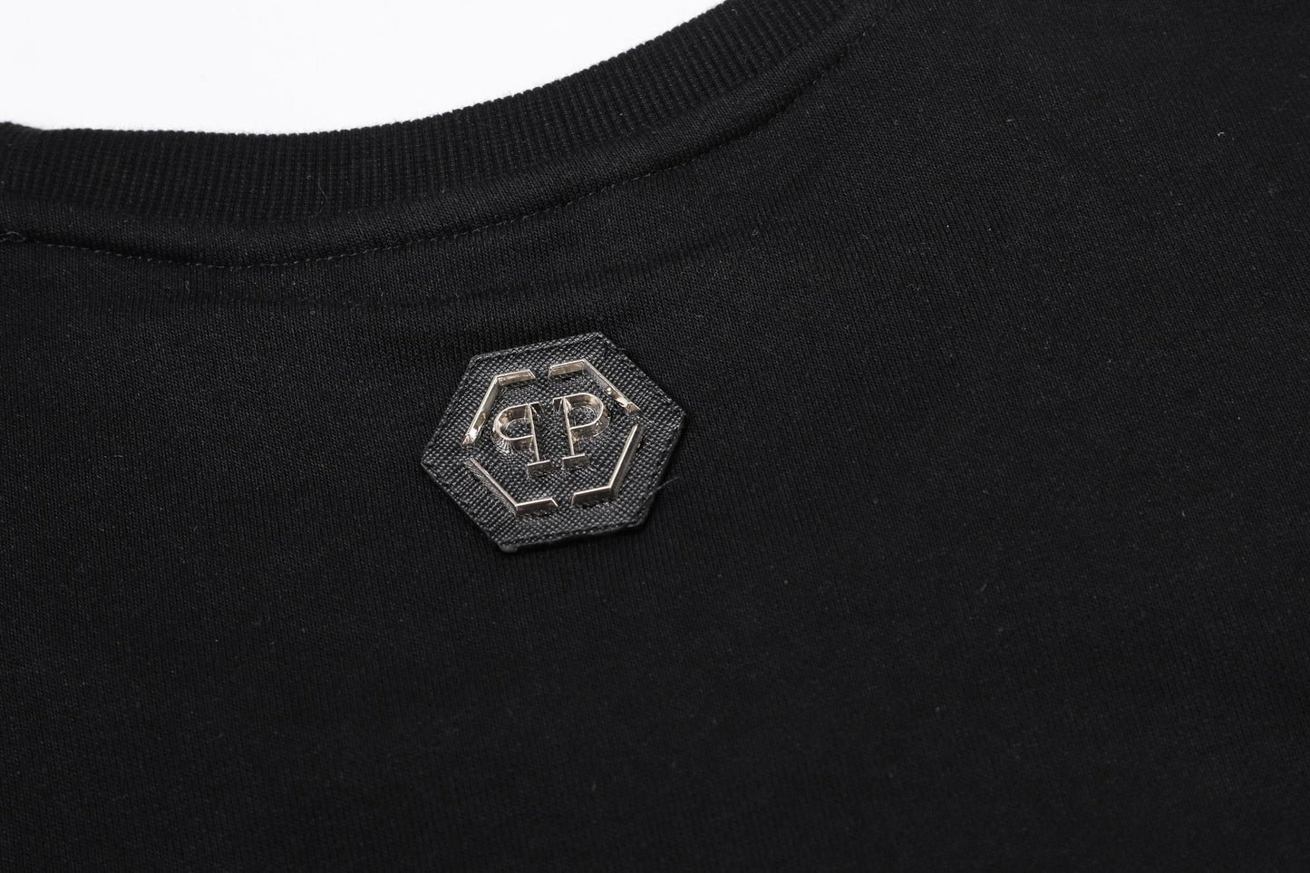 US- Black sweatshirt