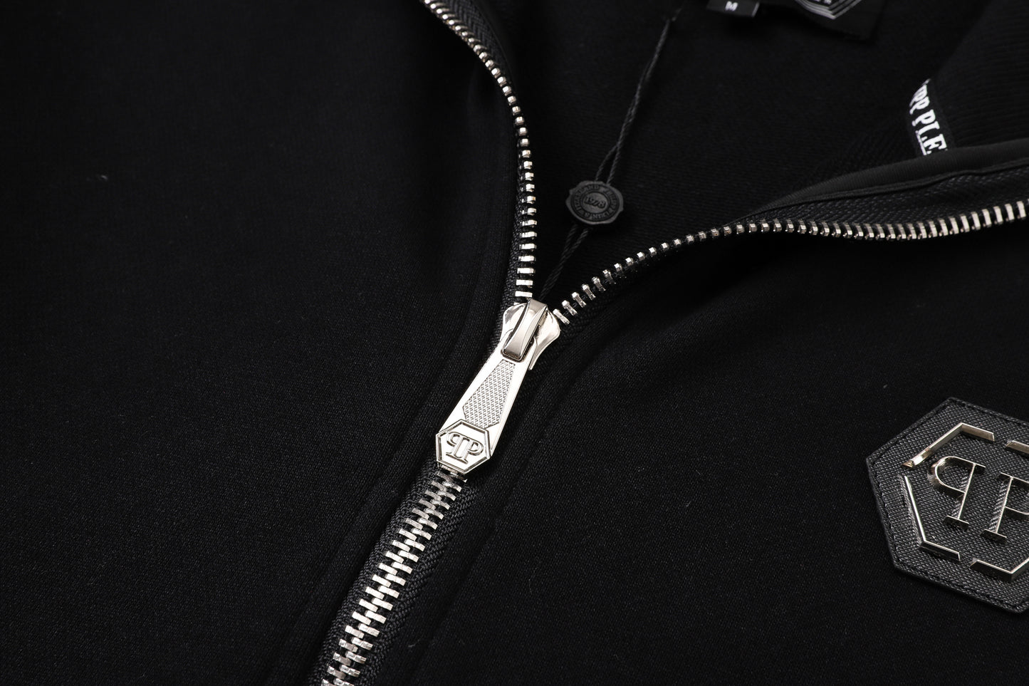 SOLO- Stand collar sweatshirt
